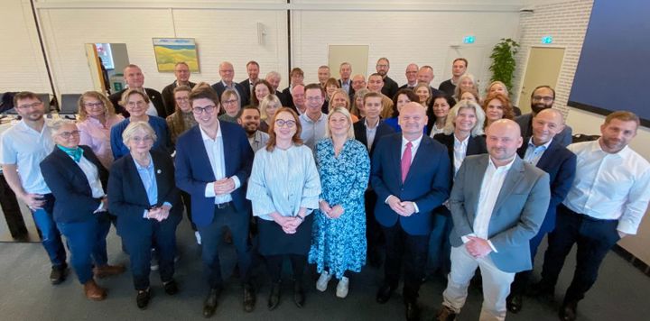 Gruppefoto af de 47 nyvalgte regionsrådsmedlemmer i Region Østdanmark